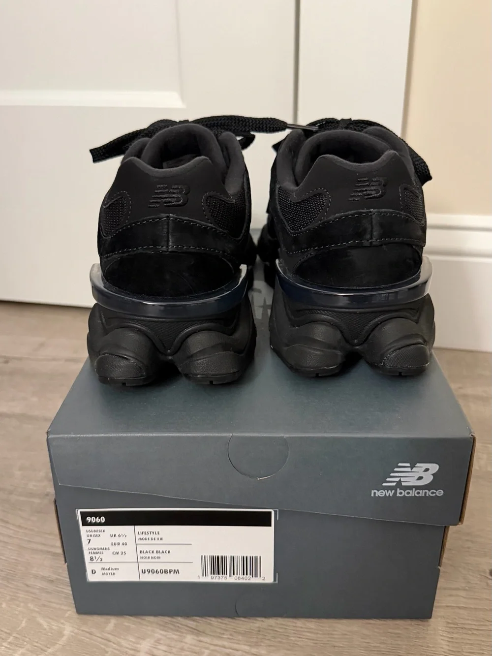 New Balance Women's All-Black Chunky Runner